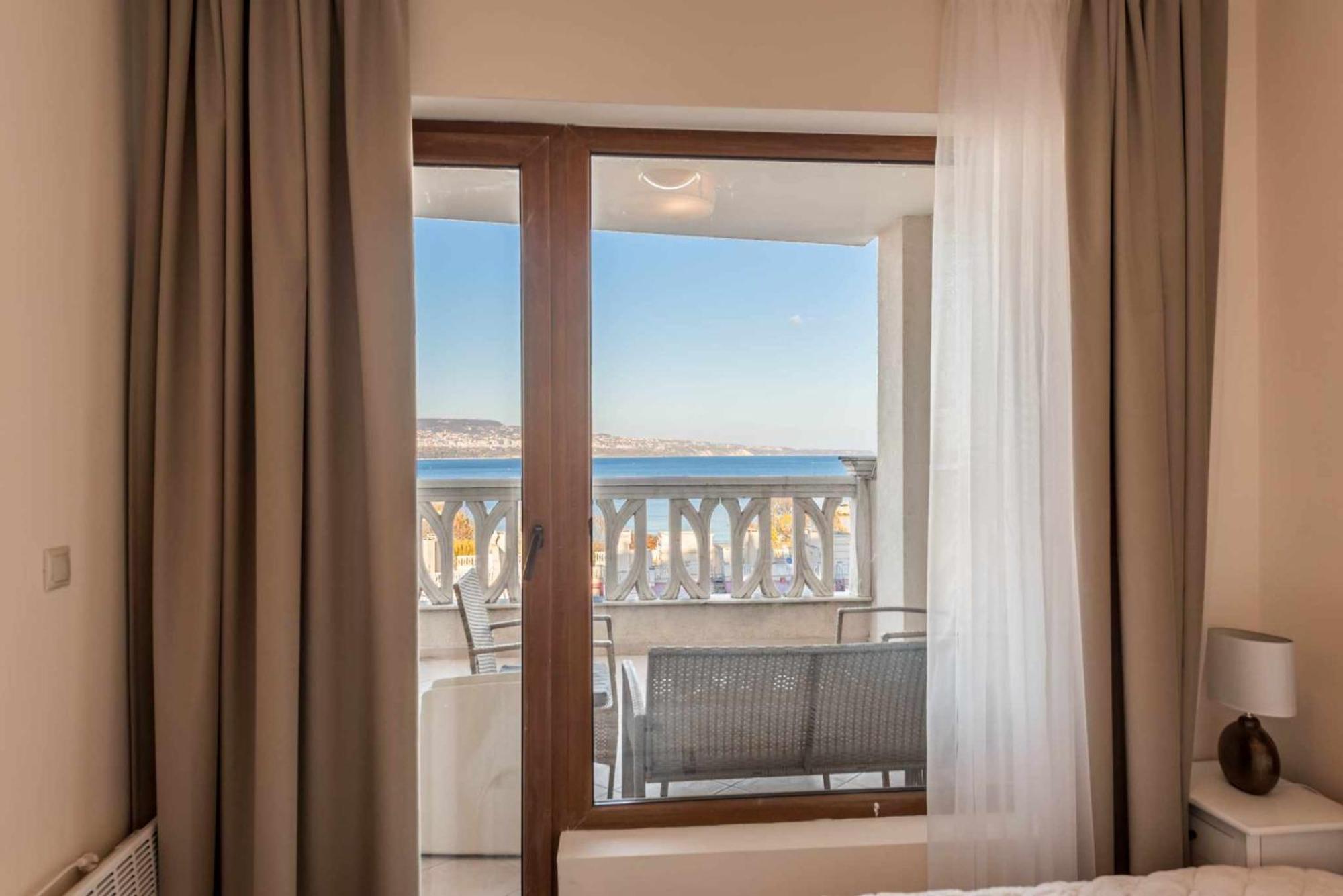 Azur Del Mar Seaview Apartment Varna Exterior photo
